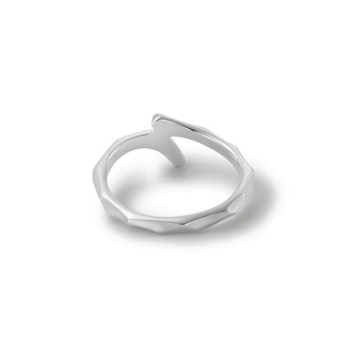 【お取り寄せ注文可能】Broadly V Ring(SILVER925)