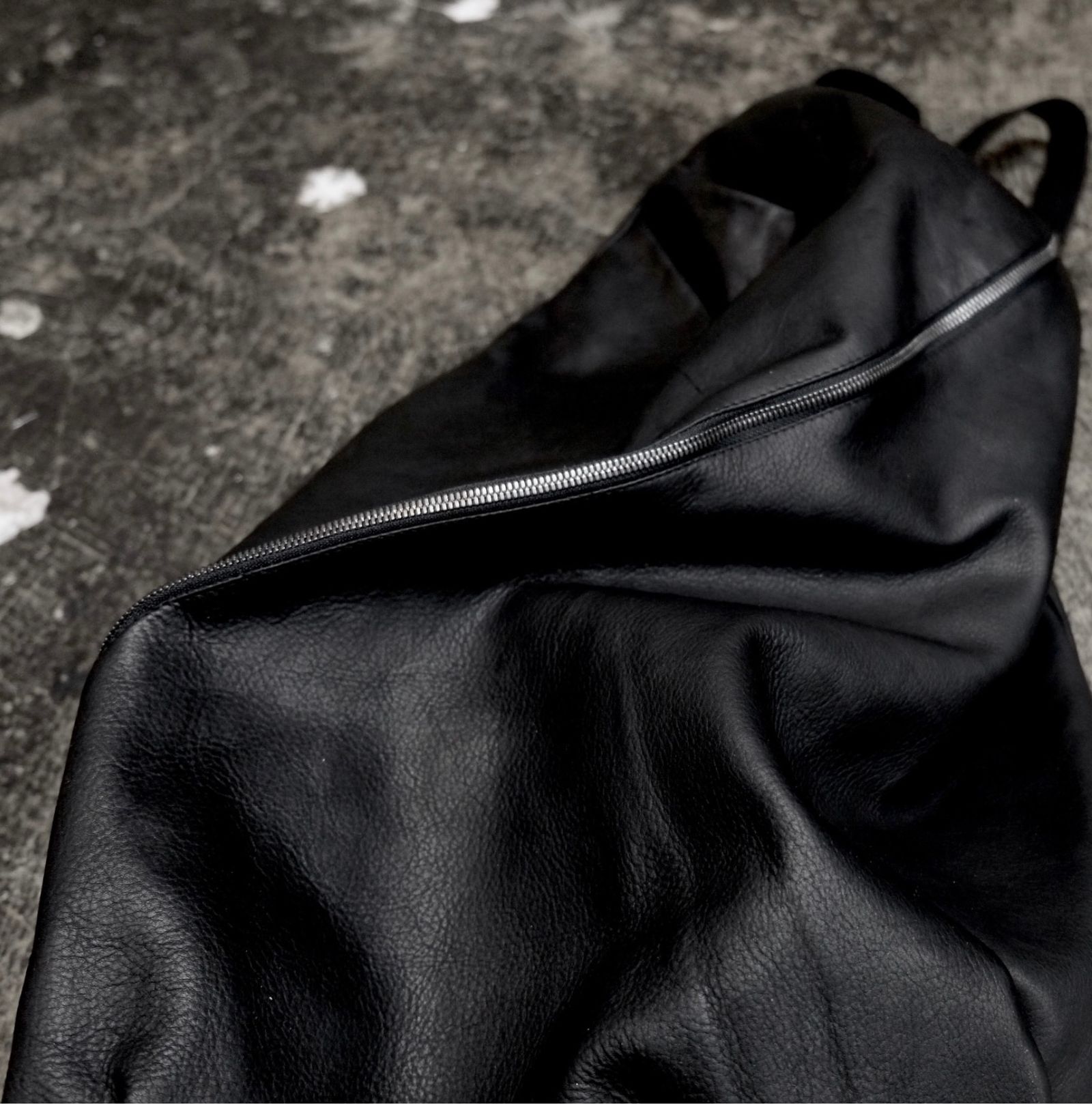 T.A.S - 【お取り寄せ注文可能】Distorted 2Way Bag | ACRMTSM ONLINE