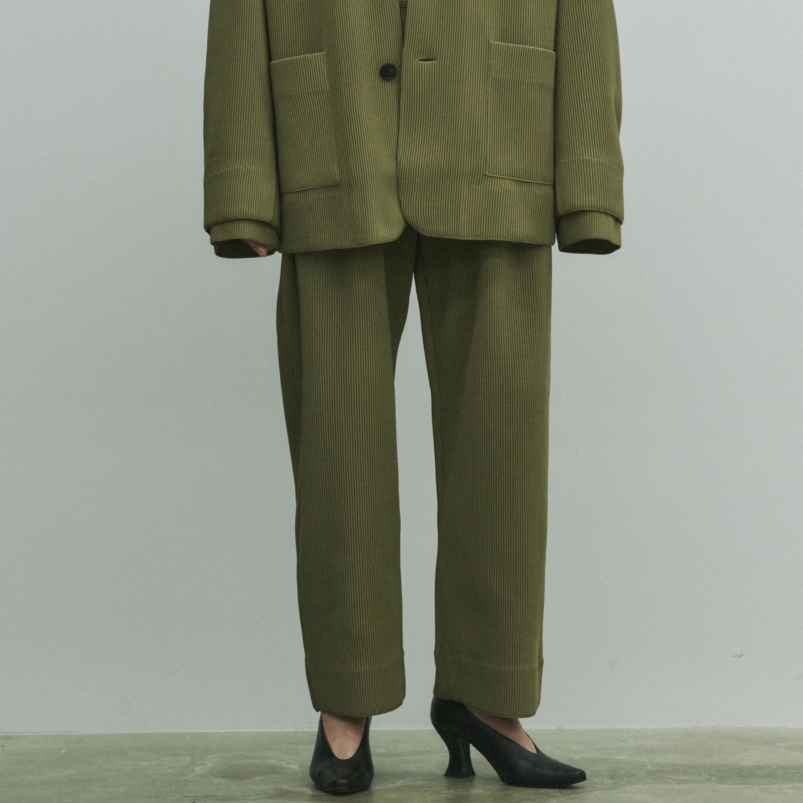 stein GRADATION PLEATS TWO TUCK TROUSERS 驚きの価格が実現！