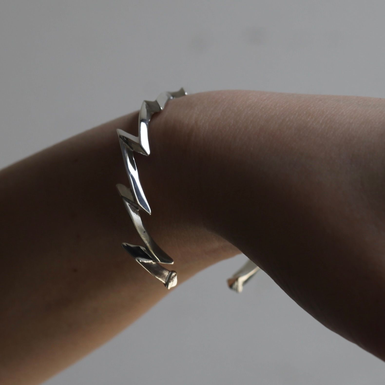 【お取り寄せ注文可能】Thunder Bangle(SILVER)