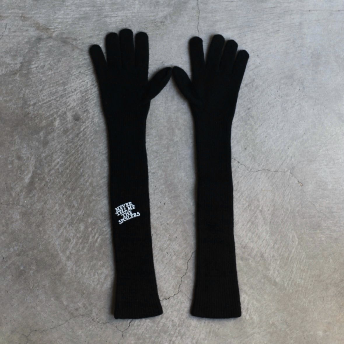 【残りわずか】"TATTOO" Long Knit Grove