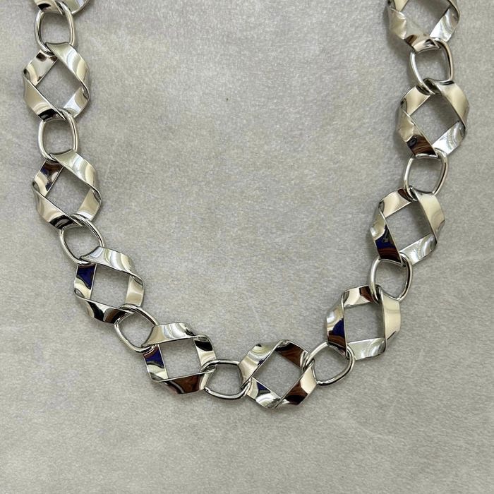 【再販売通知受付可能】Square Twist Short Necklace