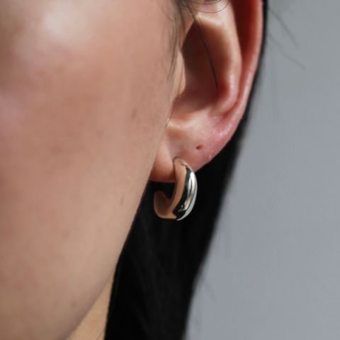 s925刻印 百合 紋章ピアス 両耳 ひかれ m0001 