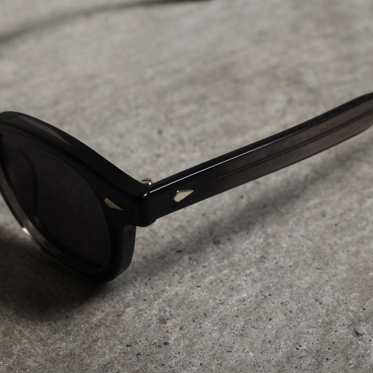 レンズ : DARK GRAY