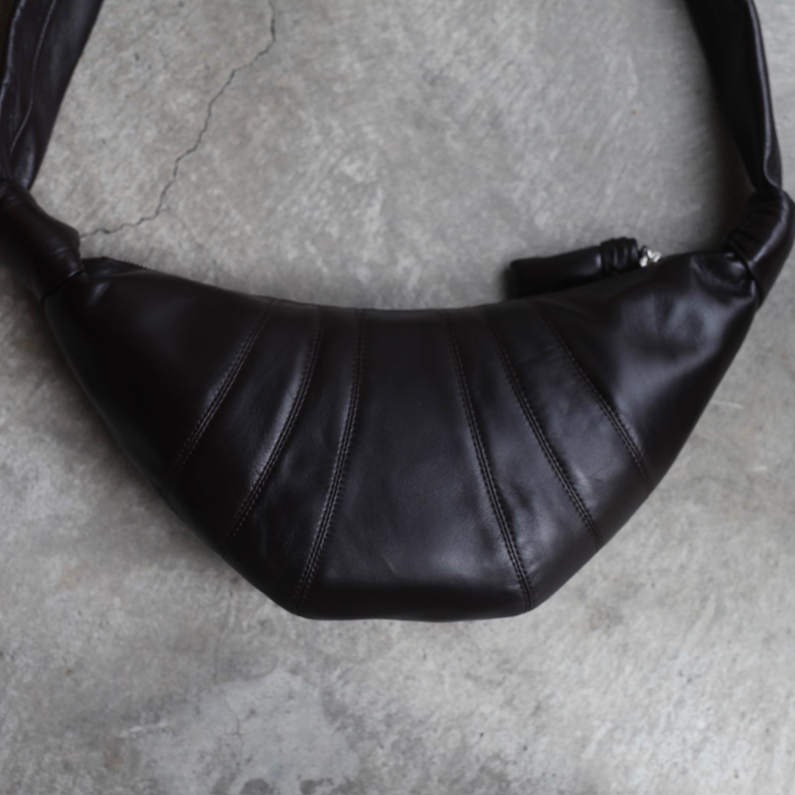 LEMAIRE - 【再販売通知受付可能】Small Croissant Bag(LAMB