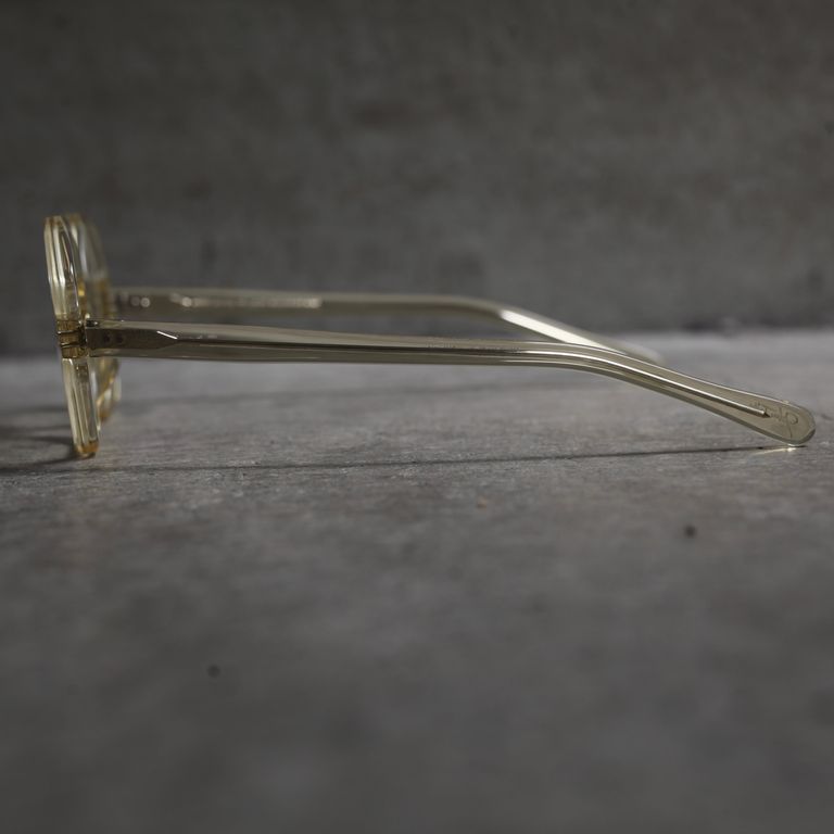 レンズ : CLEAR