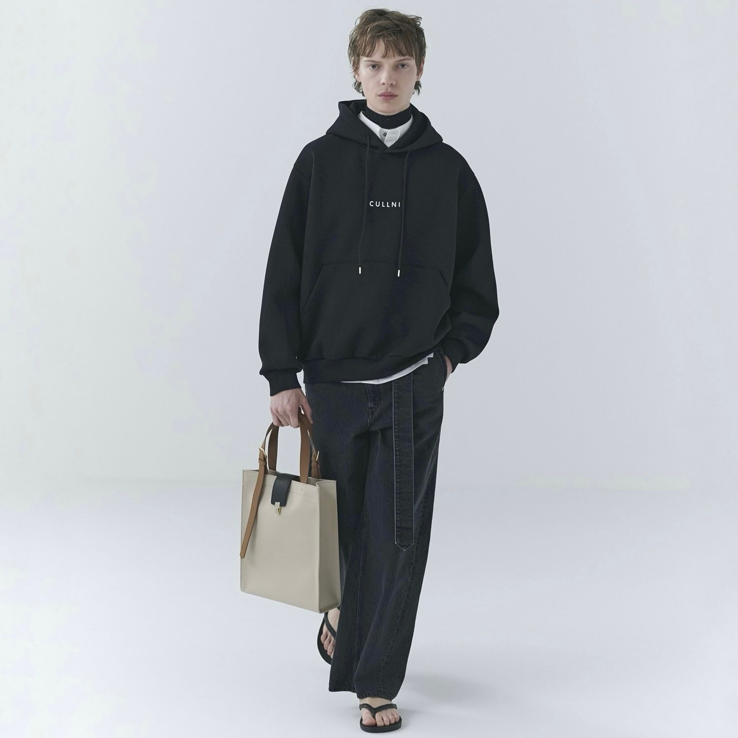 【残り一点】Cullni Logo Embroidery Hoodie