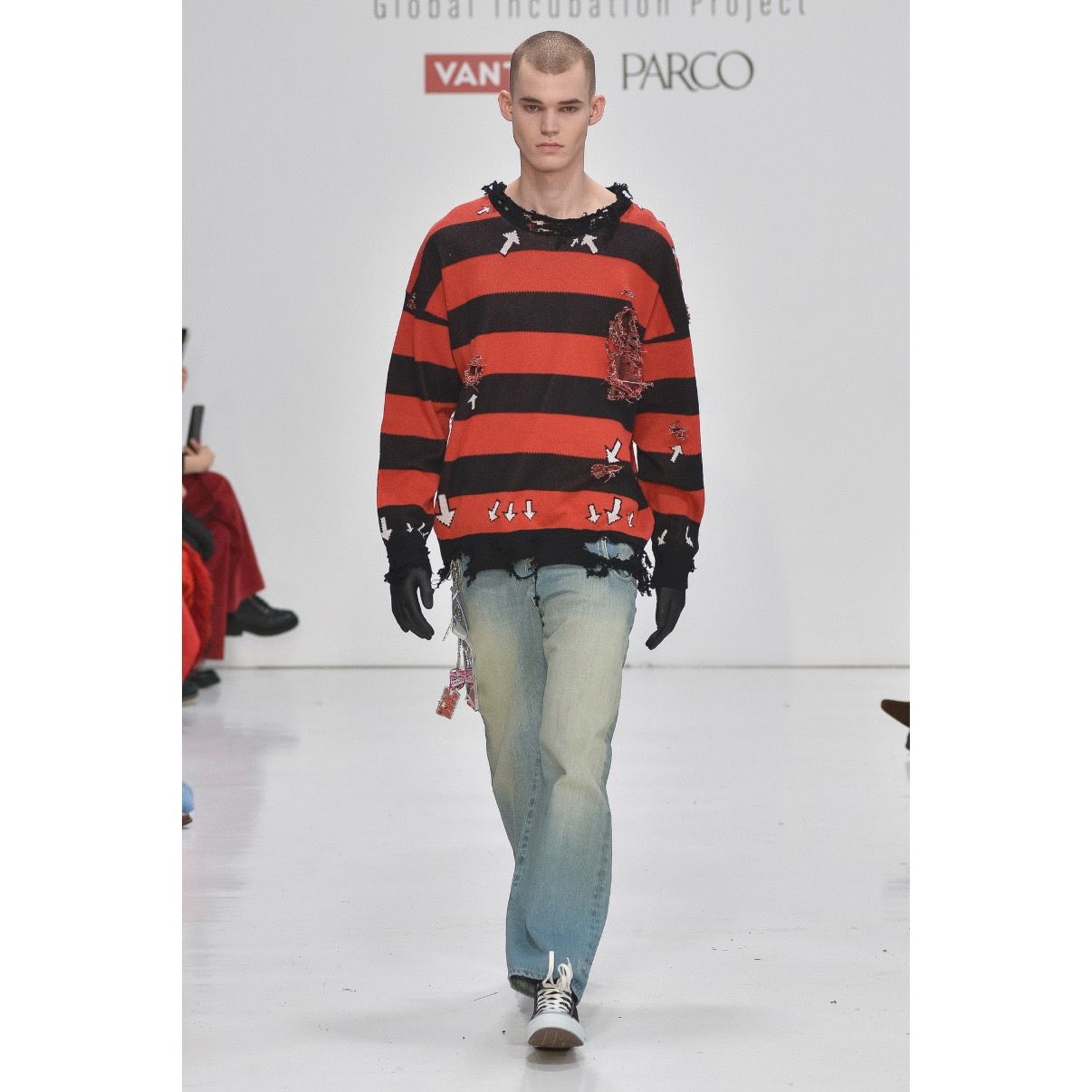 【残りわずか】Damage Alert Knit