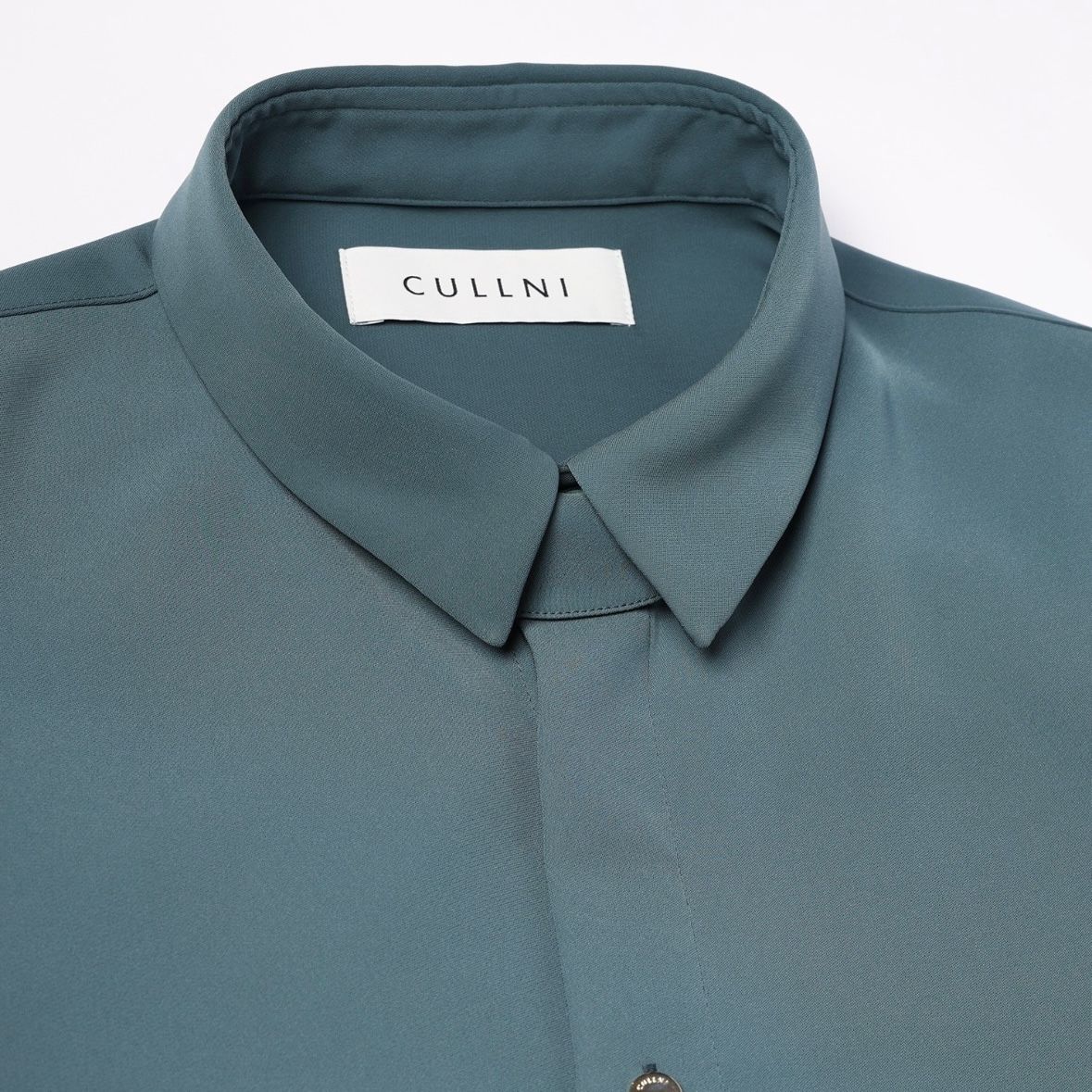 【残り一点】Double Satin Minimal Chin Tab Long Sleeve Shirt