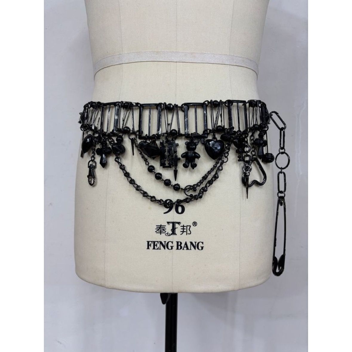 【残り一点】Crack Paint Chain Punk Belt