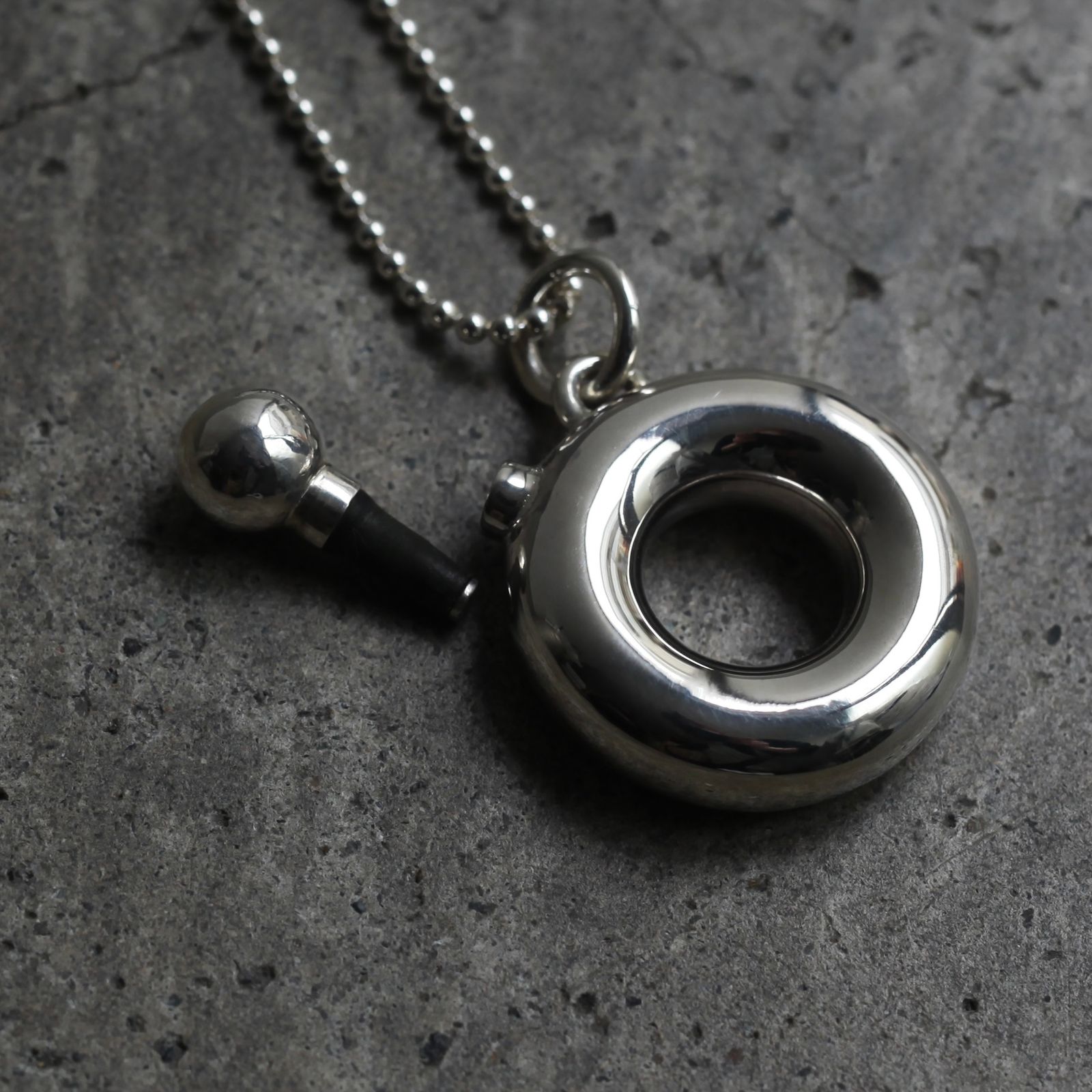 【残り一点】Modern Perfume Bottle Necklace