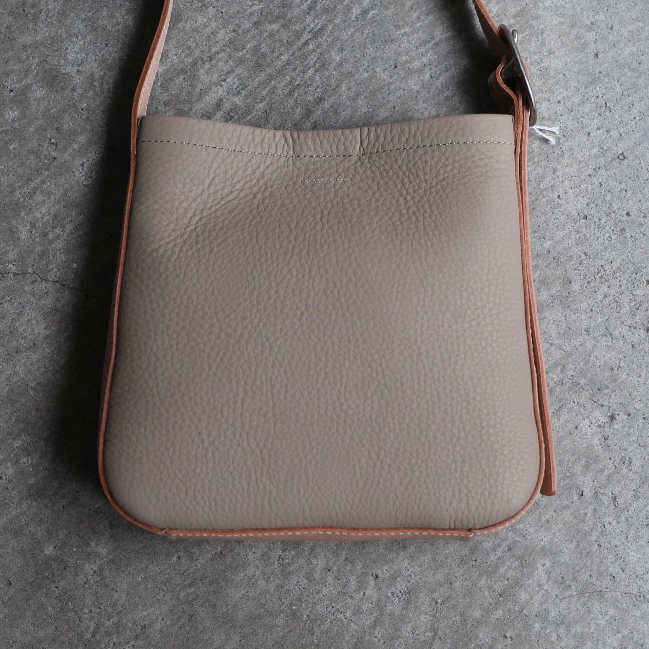 【再販売通知受付可能】One Side Belt Bag Petit(BEIGE)