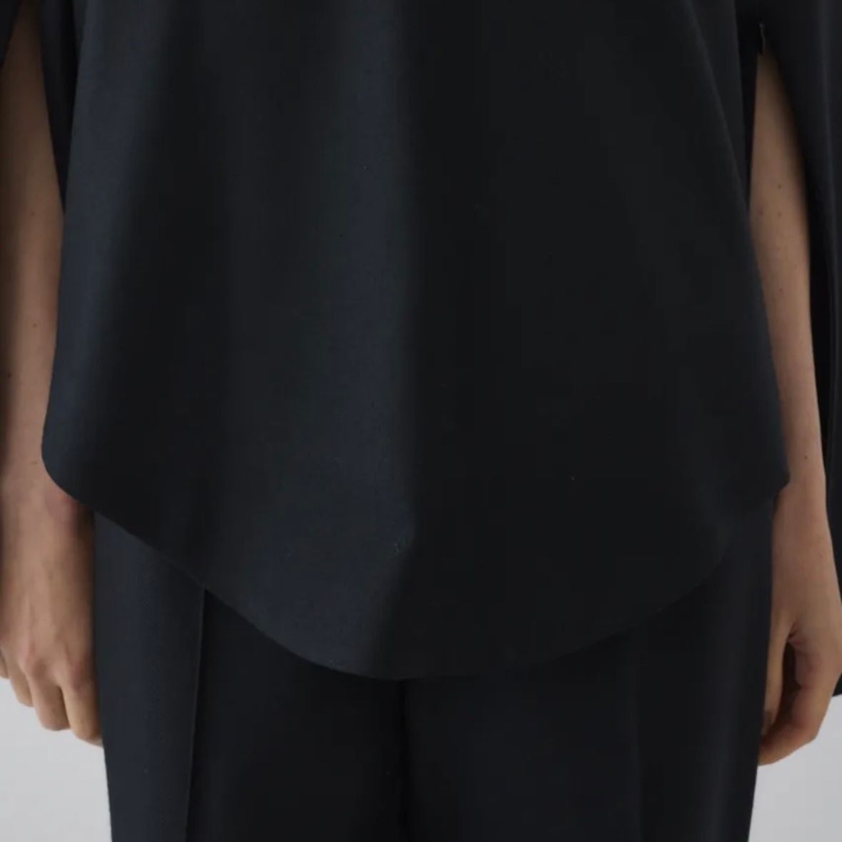【残り一点】Wool Saxony U Curve Tops