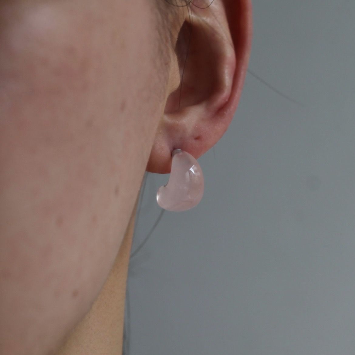 【残り一点】How Raw Stone Moon Hoop Earrings(両耳用）
