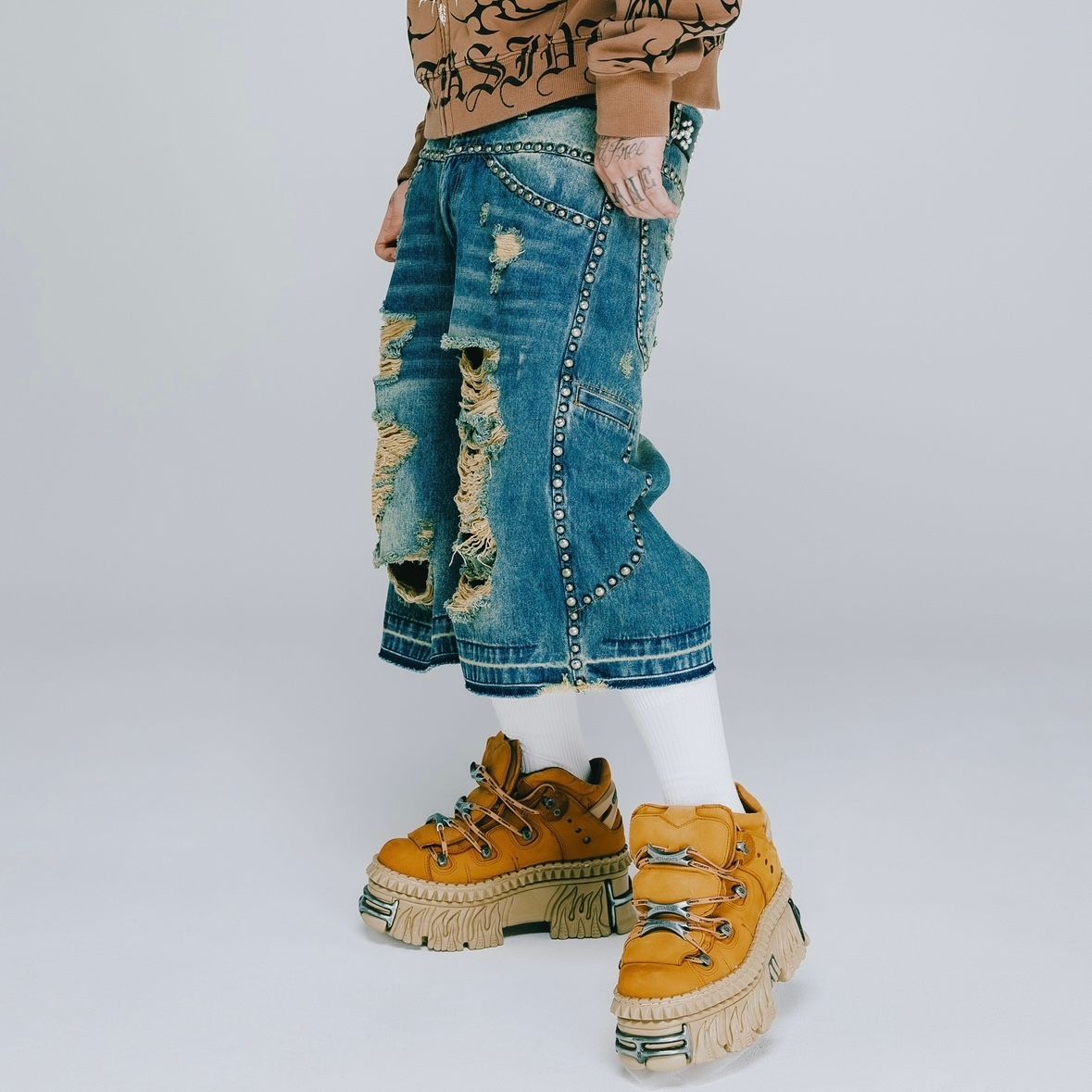 BREATH - 【残り一点】Suicide Studs Denim Shorts | ACRMTSM