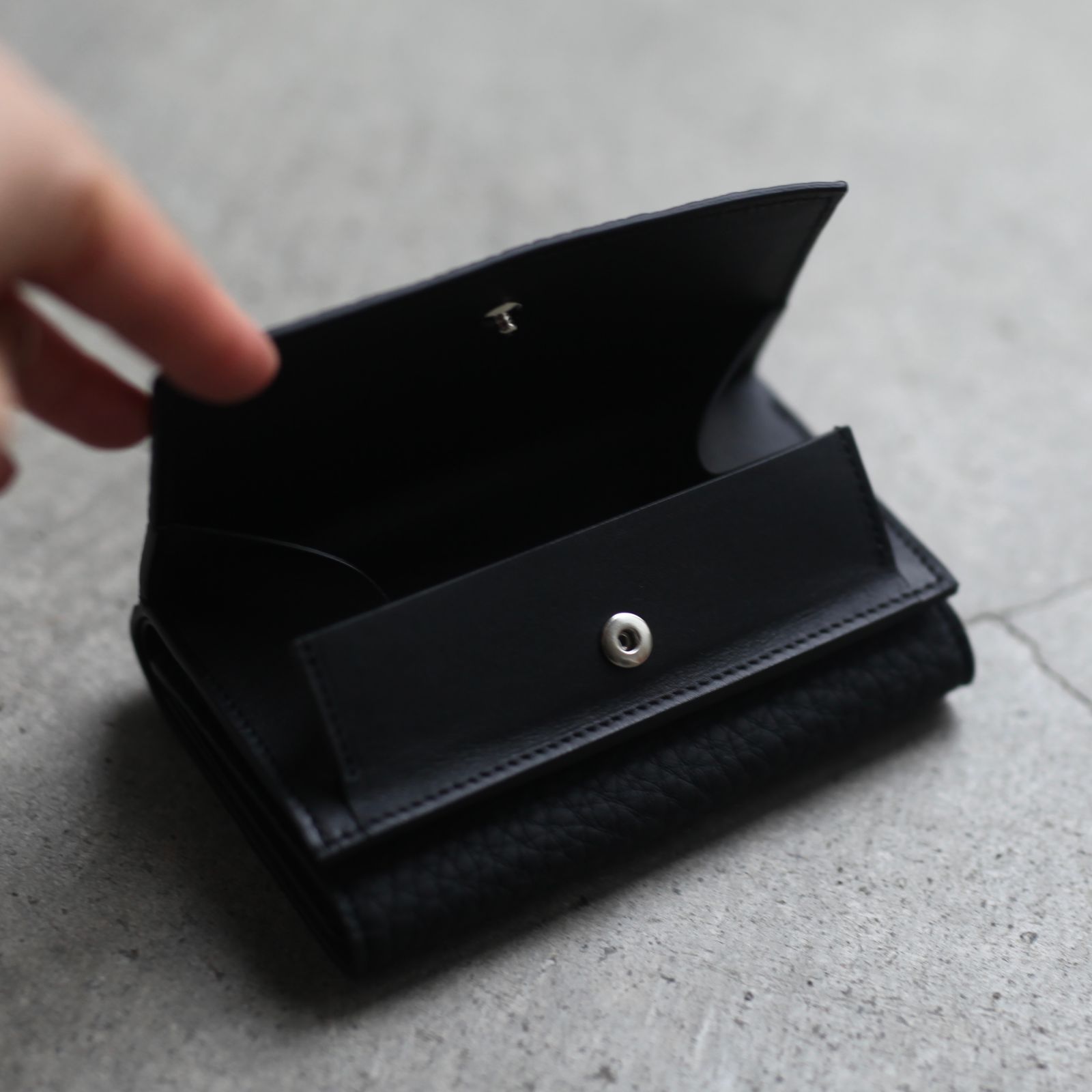 【残りわずか】Cristy Trifold Mid WLT(DIPLO SKY)