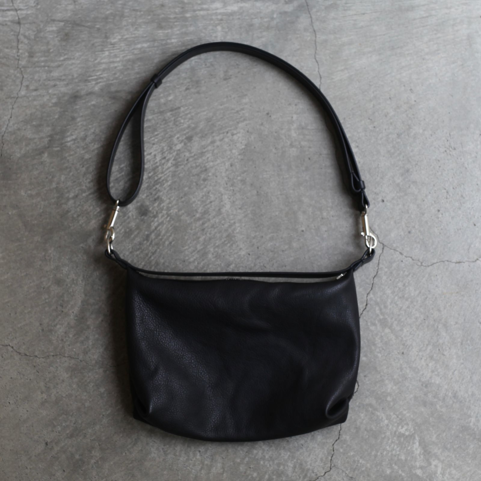 【お取り寄せ注文可能】Calf Leather 2way Shoulder Bag