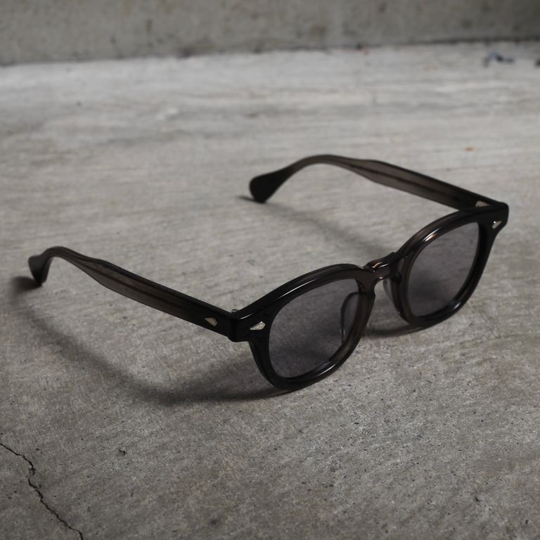 レンズ : LIGHT GRAY