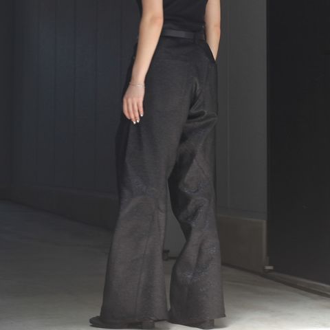 【再販売通知受付可能】Glitter Twill 3D Twisted Wide Leg 5P Pants