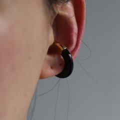 【お取り寄せ注文可能】Ukishima Onyx Ear Cuff(片耳用）