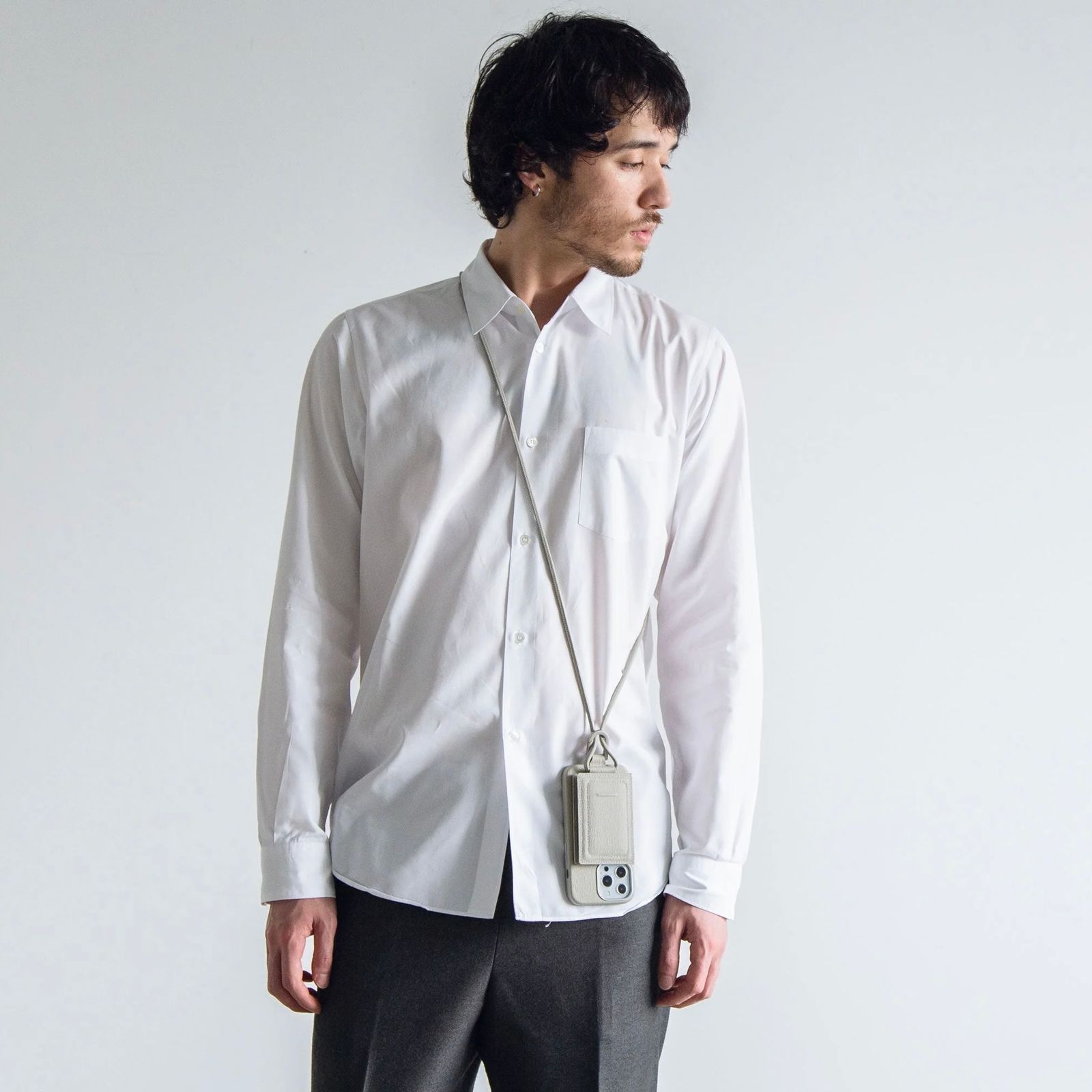 【残り一点】レザーストラップ付マイクロバッグ(WHITE BEIGE)