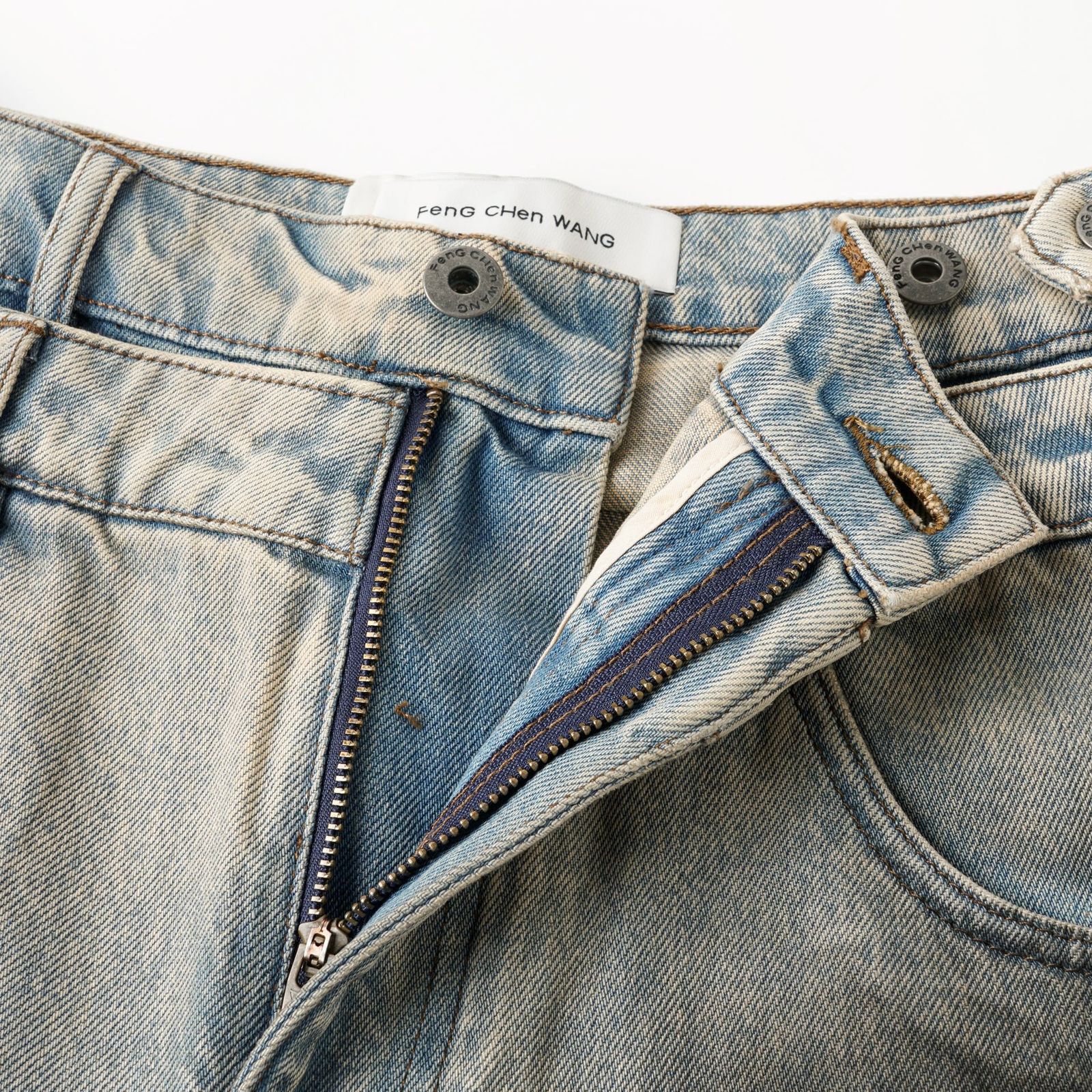 【残り一点】Blue-to-Black Vintage Ombre Jeans