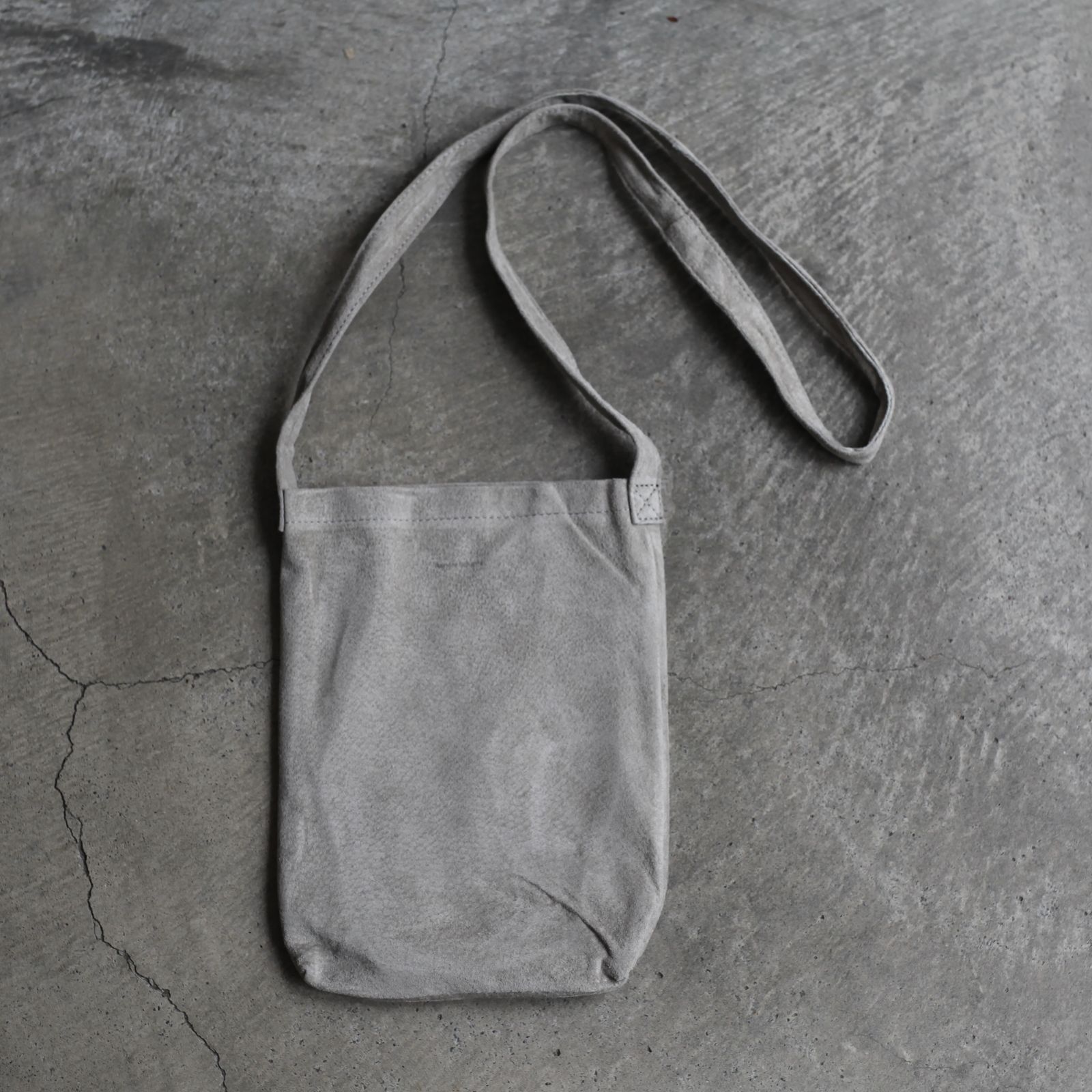 【再販売通知受付可能】Pig Shoulder Small(LIGHT GRAY)