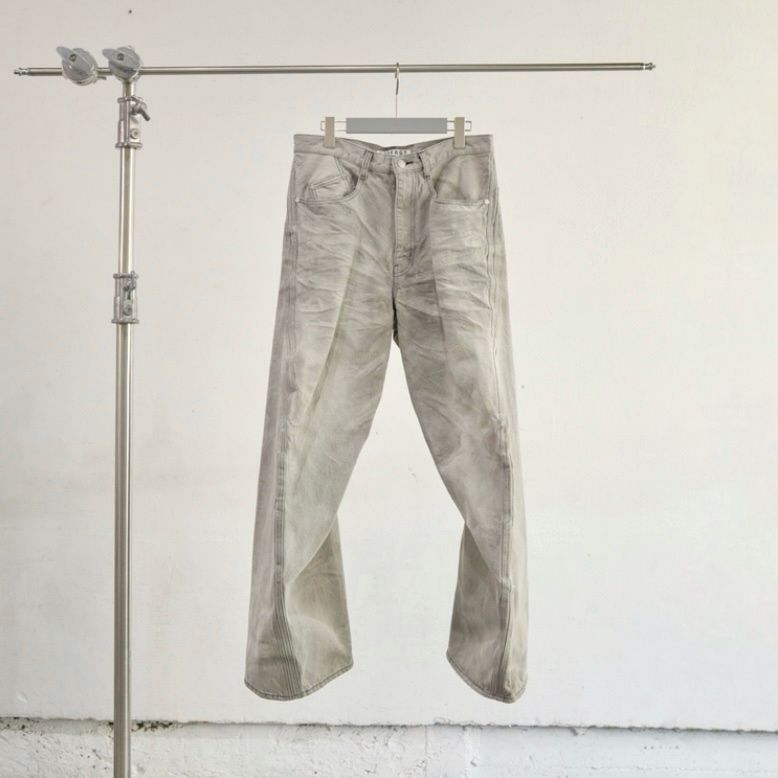 【残りわずか】3D Twisted Wide Leg Jeans