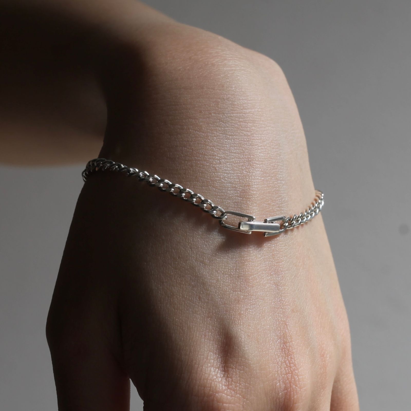 【残り一点】Victorian Shoe Buckle Plate Curb Chain Bracelet(18K POINT)