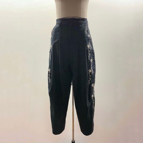 【残り一点】Hi Baggy With Embroidery