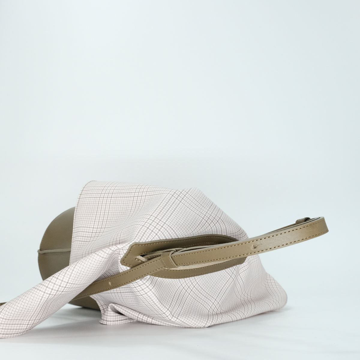 【残りわずか】Detachable Scarf Shoulder