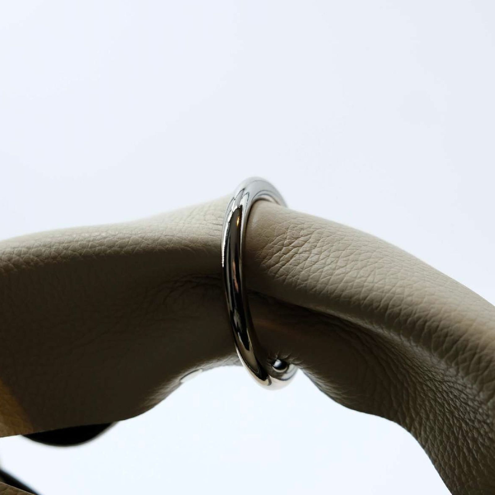 【残りわずか】Cube Ring Muff