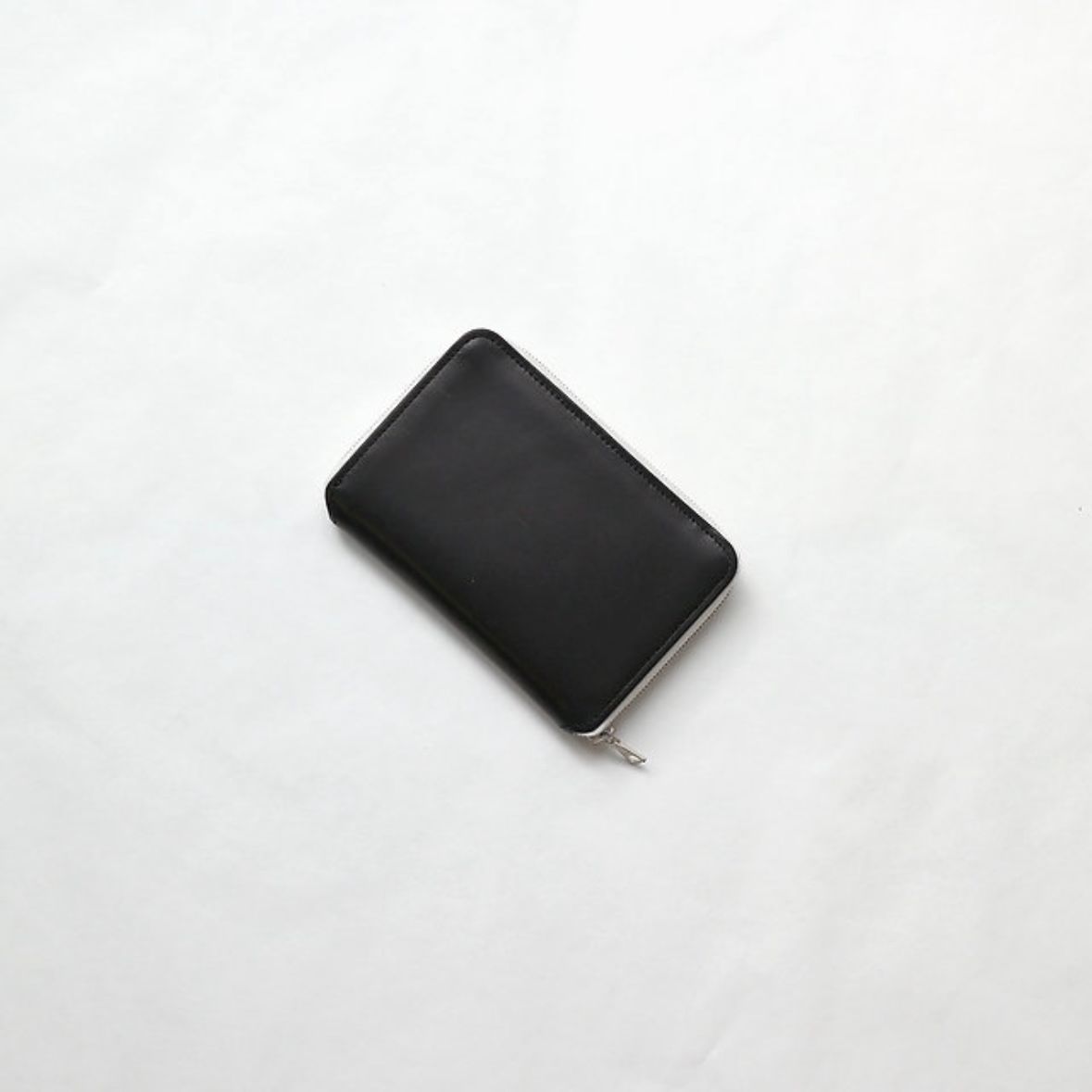 【残り一点】Round Midle Purse(KIP)