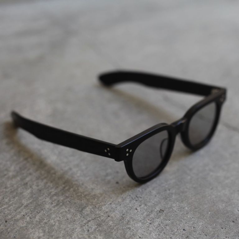 レンズ : LIGHT GRAY