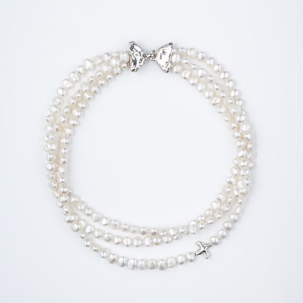 【残りわずか】Triple Pearl Pigeon Necklace