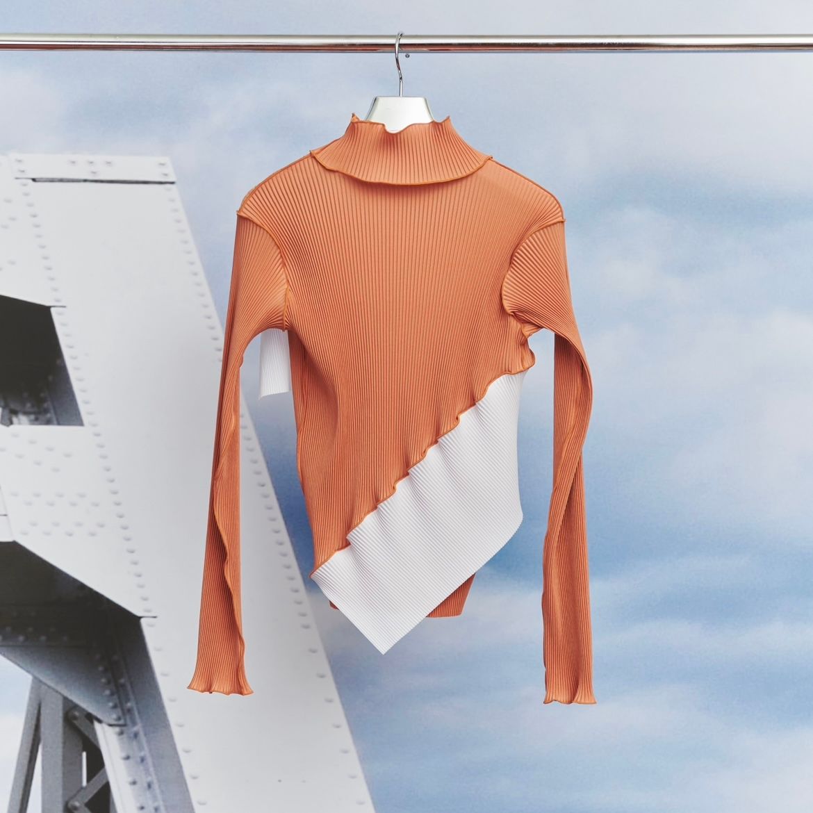 【残り一点】Spiral Wave Long Sleeve Top High Neck Type