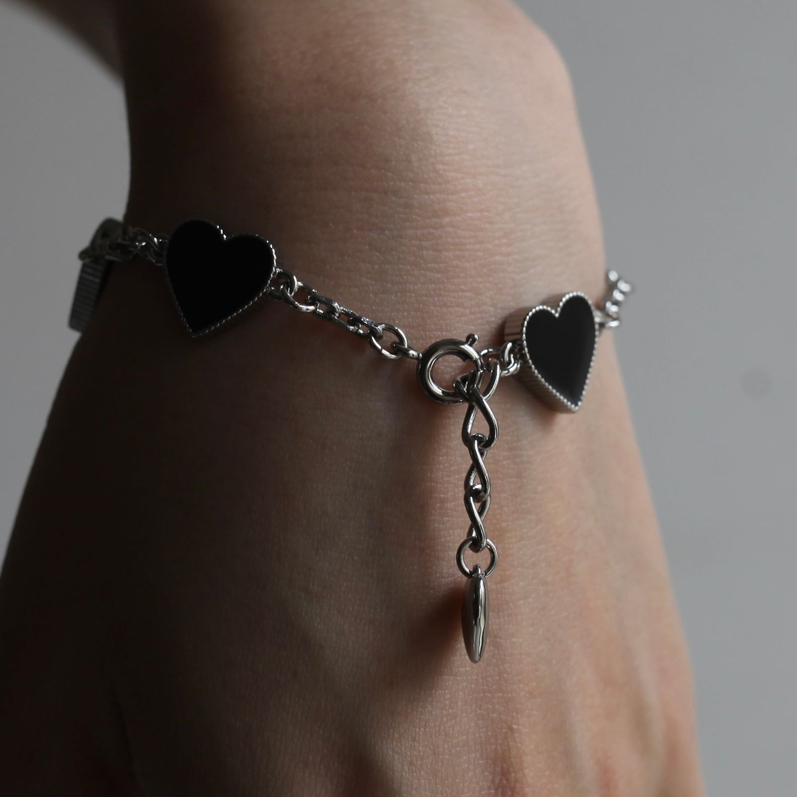 【残りわずか】Chain Heart Bracelet(BLACK)