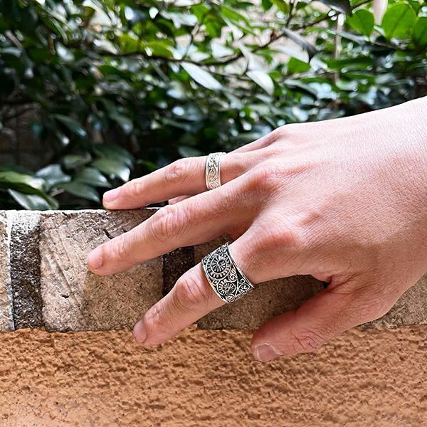 【お取り寄せ注文可能】Vine Pattern Ring_Light(WHITE)
