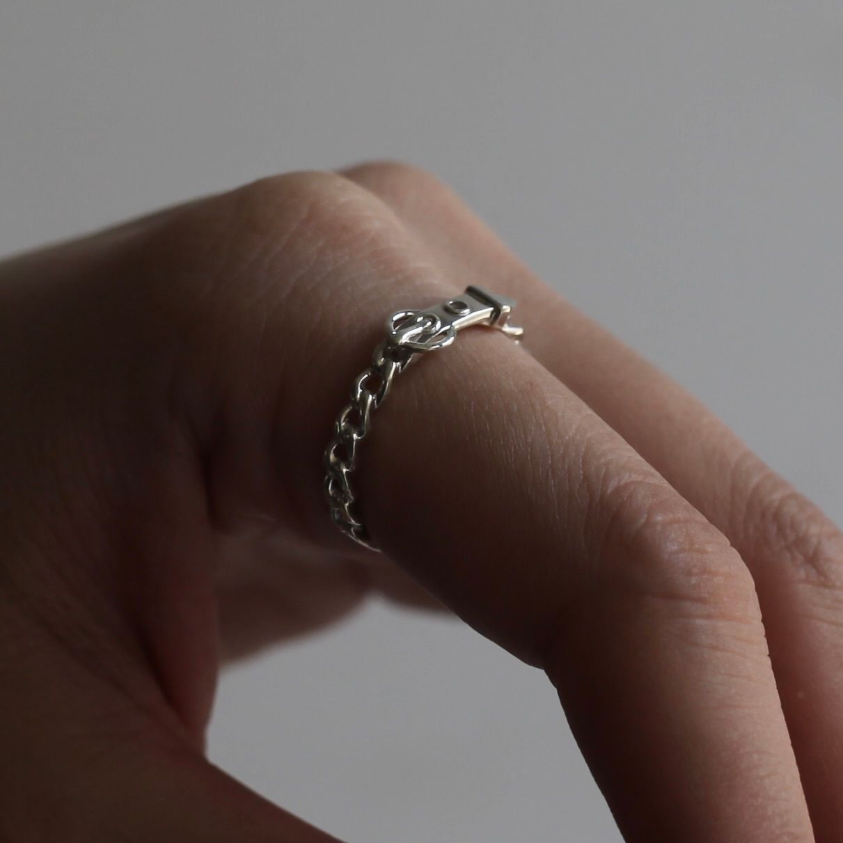 【残り一点】Horse Shoe Buckle Curb Chain Ring