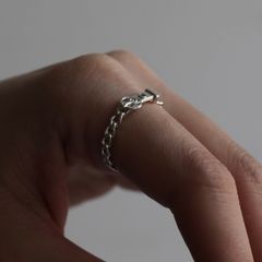 【残り一点】Horse Shoe Buckle Curb Chain Ring