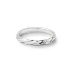 【お取り寄せ注文可能】Half Twist Ring M(PLATINUM950)