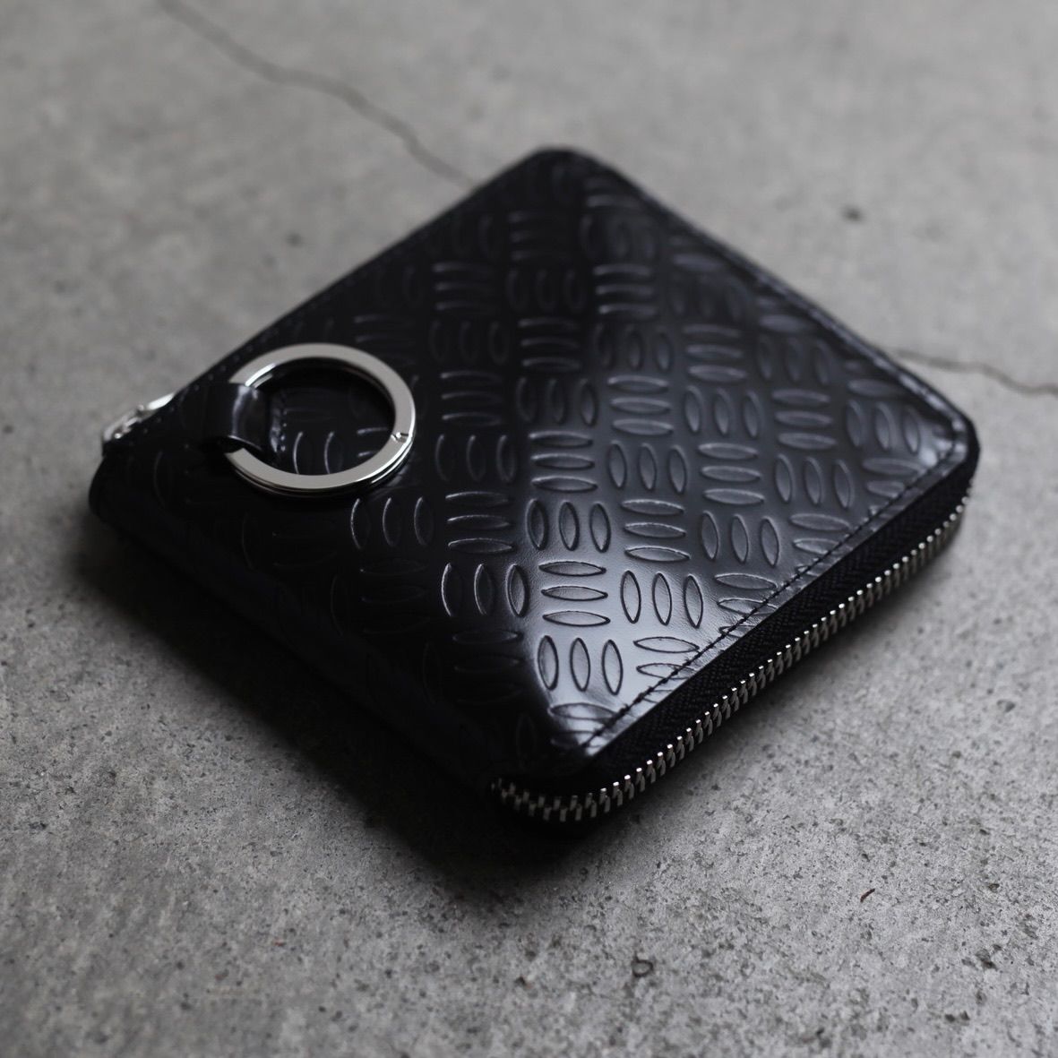 【残り一点】Embossed Zip Around Wallet