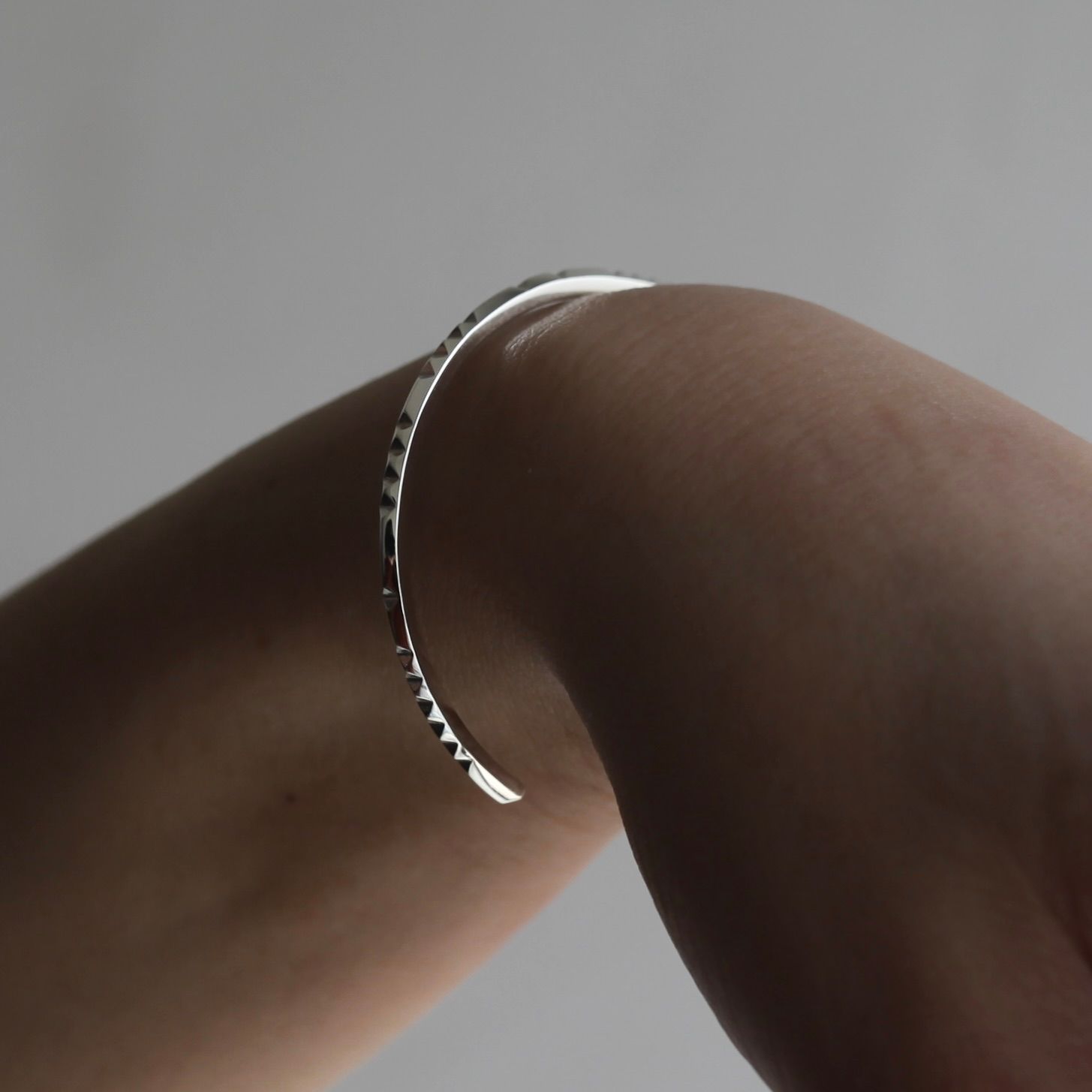 【お取り寄せ注文可能】Little Studs Bangle