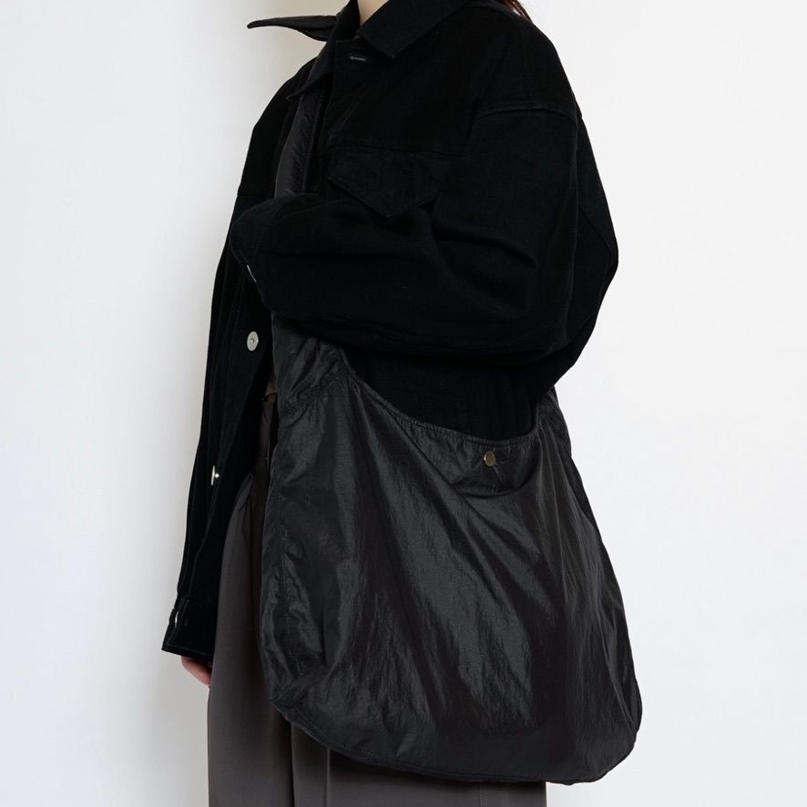 【残り一点】Knotted Leather Like Nylon Shoulder Bag