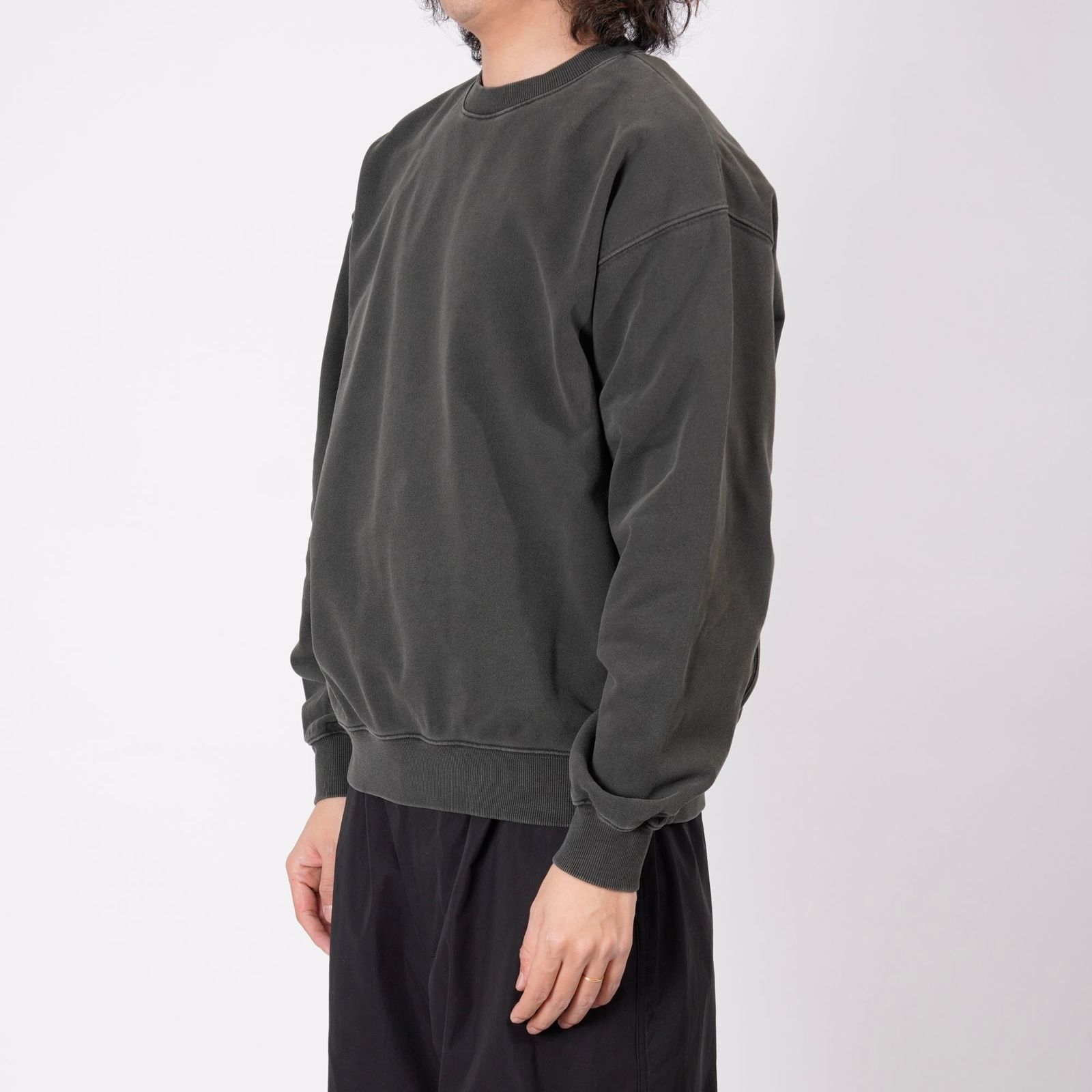 【残り一点】Pigment Crew Neck Sweat