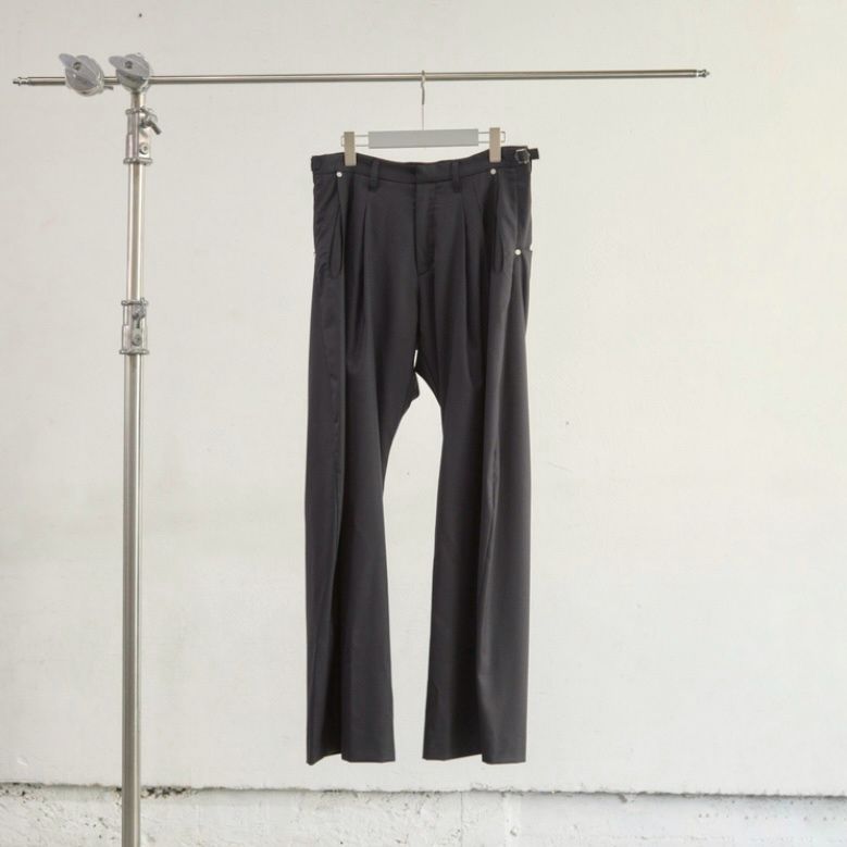 【残り一点】2Tucked Curved Leg Trousers