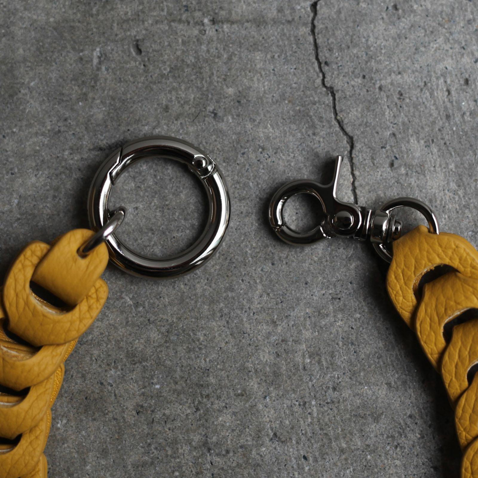 【残り一点】Hand Strap Symbole(SAFFLON)