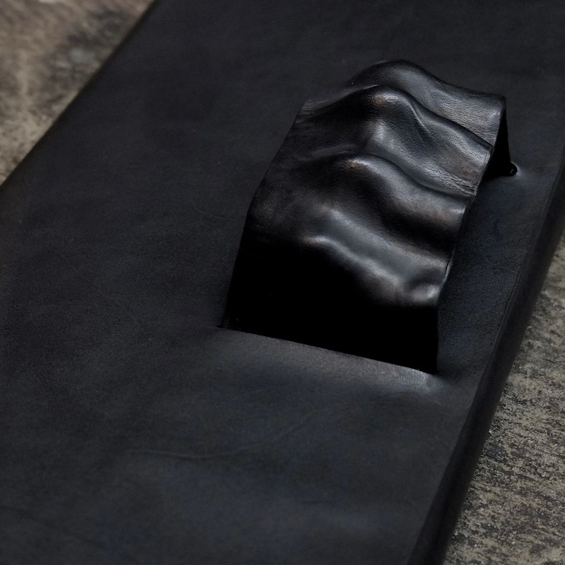【お取り寄せ注文可能】Scaphoid Clutch Bag