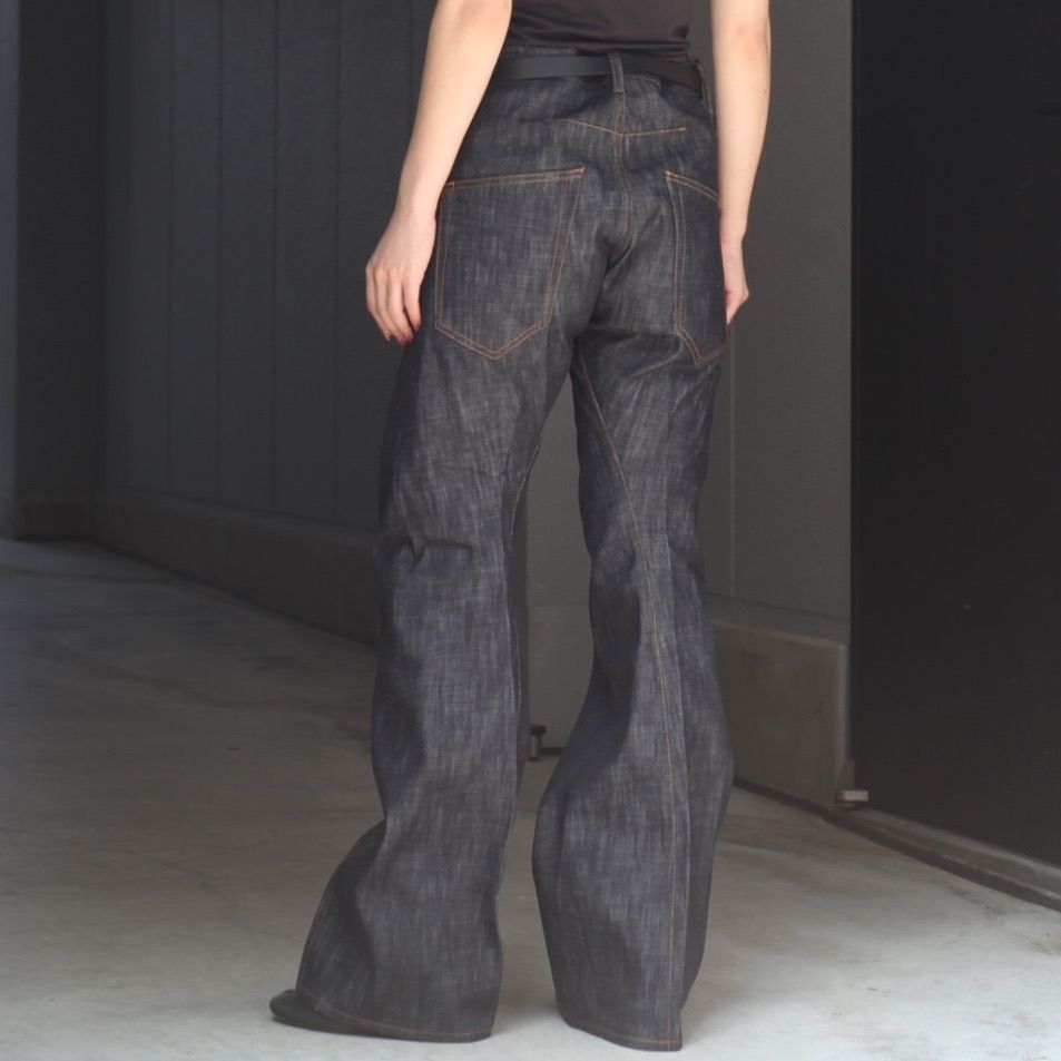 【残りわずか】3D Twisted Jeans