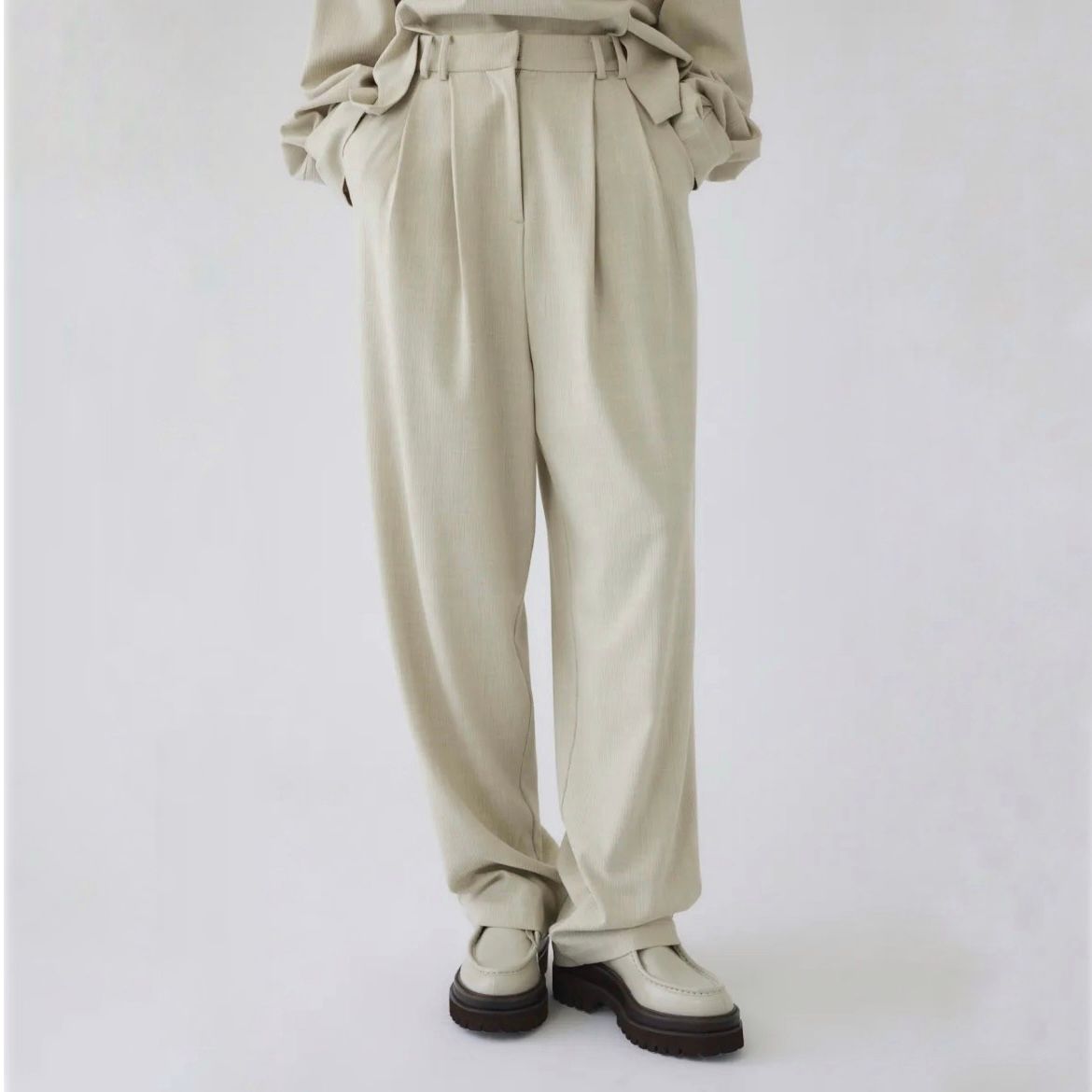 【残り一点】Dobby Stripe W Tuck PT